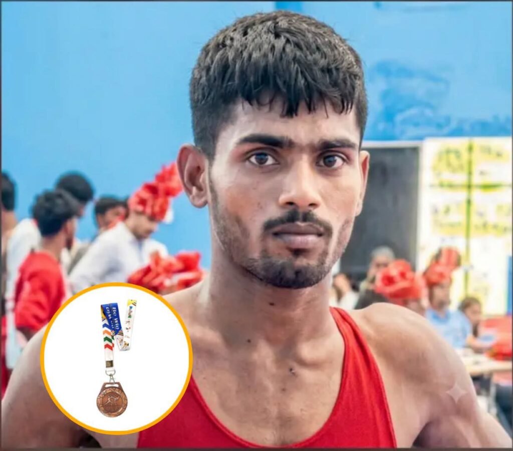 अर्जुन का शानदार प्रदर्शन: क्षेत्रीय कुश्ती में स्वर्ण पदक जीता और राज्य स्तरीय प्रतियोगिता में स्थान सुरक्षित किया। - SIDDHARTHNAGAR, उत्तर प्रदेश