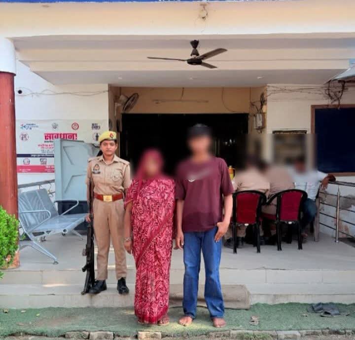 थाना शोहरतगढ़ पुलिस द्वारा आत्महत्या का प्रयास कर रहे किशोर को बचाकर परिजनों के किया गया सुपुर्द। परिजनों द्वारा थाना शोहरतगढ़ पुलिस की भूरी-भूरी प्रशंसा की गयी ।