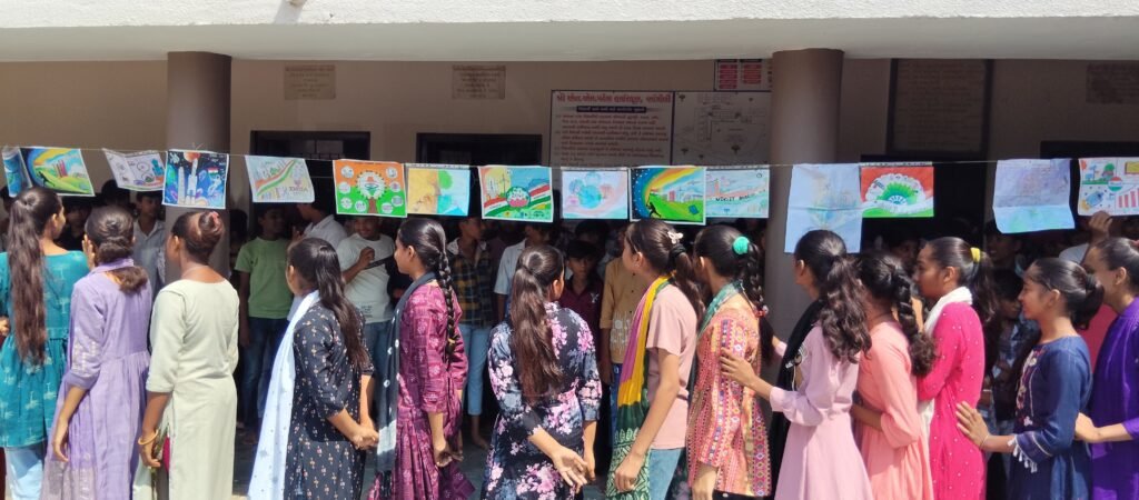 તાલુકા કક્ષાની ચિત્ર સ્પર્ધાના અનુસંધાને આંત્રોલી ખાતે ભવ્ય ચિત્ર પ્રદર્શન 1 તાલુકા કક્ષાની ચિત્ર સ્પર્ધાના અનુસંધાને આંત્રોલી ખાતે ભવ્ય ચિત્ર પ્રદર્શન - KHEDA, गुजरात