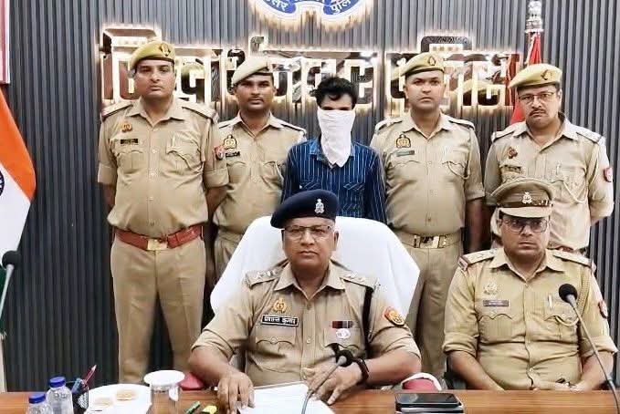 8 साल से फरार चल रहा 25 हजार का इनामी अभियुक्त गिरफ्तार