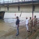 लगातार बारिश के बीच एसडीएम ने लिया बाढ़ प्रभावित क्षेत्रों का जायजा, अधिकारियों को अलर्ट रहने के निर्देश