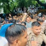 लखनऊ में कांग्रेस का प्रदर्शन, प्रदेश सचिव नादिर सलाम भी हुए शामिल