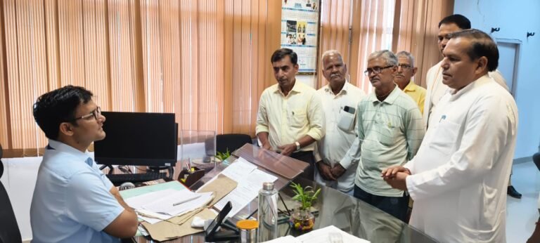 हरियाणा समाचार नंबर 3 समाधान शिविर में जनसमस्याओं की सुनवाई की एसडीएम कोसली, 21 सितंबर। अमन एसडीएम विजय कुमार यादव ने कहा है कि अधिकारी समाधान शिविर में आई