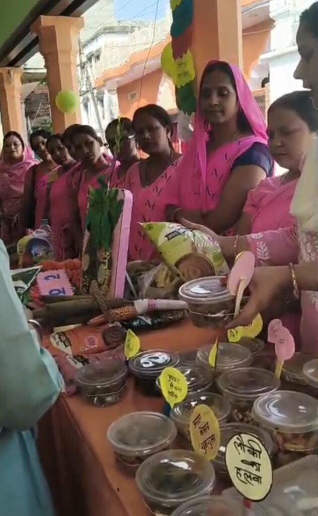 नारायणपुर ब्लॉक में आंगनबाड़ी कार्यकर्ताओं के द्वारा 9वां पोषण माह के अंतर्गत सेवा संकल्प अभियान आंगन मिलन कार्यक्रम का आयोजन 1 नारायणपुर ब्लॉक में आंगनबाड़ी कार्यकर्ताओं के द्वारा 9वां पोषण माह के अंतर्गत सेवा संकल्प अभियान आंगन मिलन कार्यक्रम का आयोजन - मिर्ज़ापुर, उत्तर प्रदेश