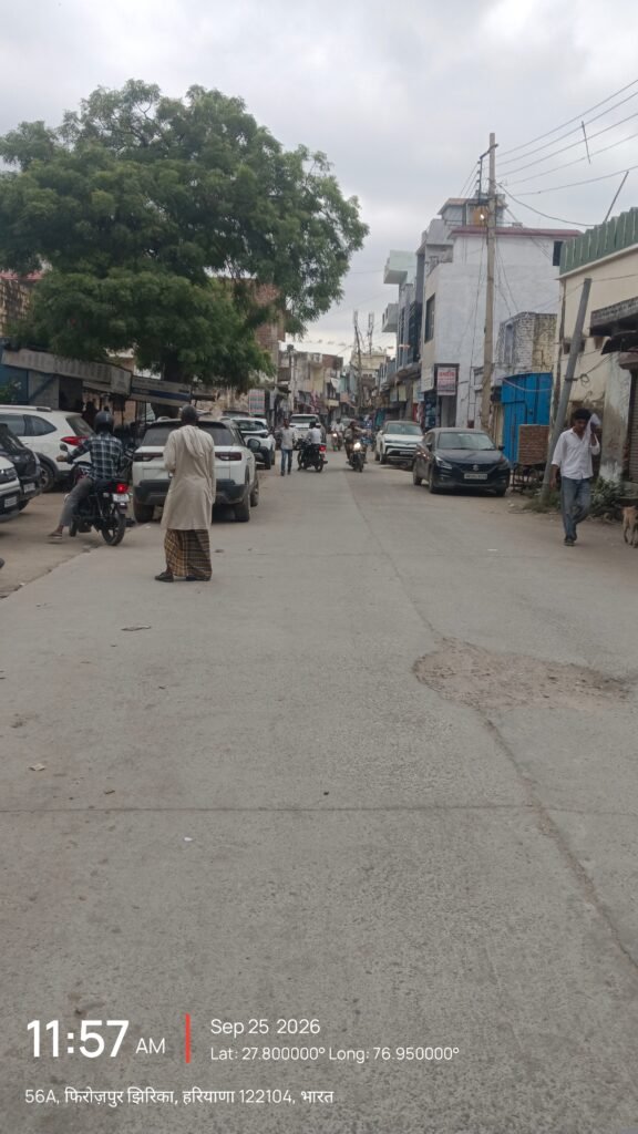 सिविल लाइन बनी पार्किंग का अड्डा, नगर पालिका की व्यवस्था पर सवाल 1 सिविल लाइन बनी पार्किंग का अड्डा, नगर पालिका की व्यवस्था पर सवाल - नूँह, हरियाणा