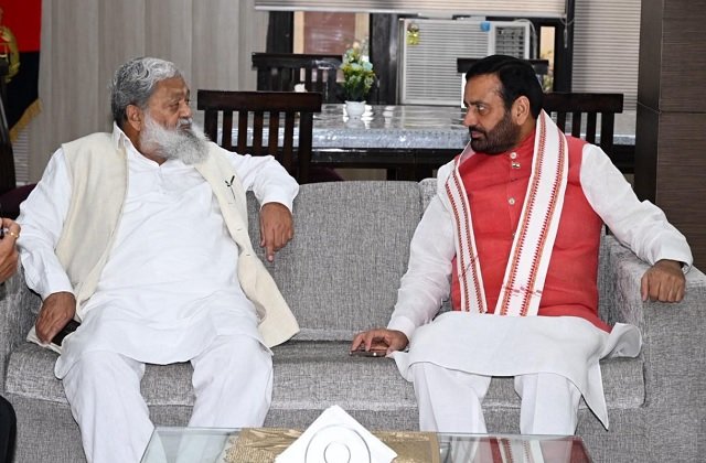 अंबाला में नमो मैराथन में अनिल विज की मुख्यमंत्री नायब सैनी से मुलाकात, संगठनात्मक एवं जनसेवा से जुड़े विषयों पर चर्चा