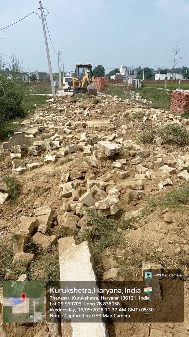 डीटीपी की टीम ने राजस्व संपदा कुरुक्षेत्र के गांव दर्रा खेड़ा में अवैध निमार्ण को किया नष्ट