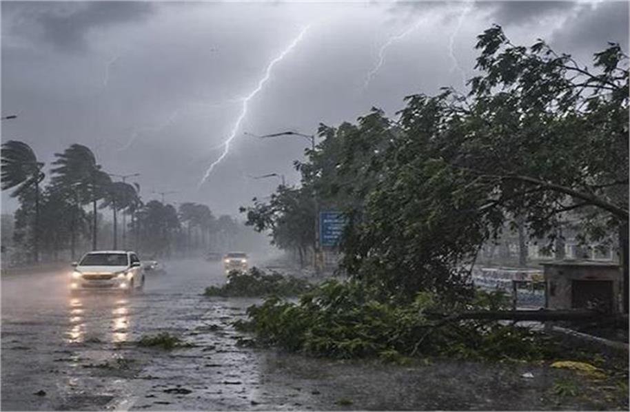 Heavy Rain Alert: हरियाणा में आंधी-तूफान के साथ भारी बारिश और बिजली गिरने की चेतावनी, IMD का अलर्ट 1 Heavy Rain Alert: हरियाणा में आंधी-तूफान के साथ भारी बारिश और बिजली गिरने की चेतावनी, IMD का अलर्ट - KURUKSHETRA, हरियाणा