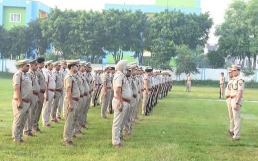 करनाल मे आज साप्ताहिक पुलिस प्रेड का आयोजन किया गया।