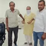 ट्रांसपोर्ट विभाग का सहायक रिश्वत लेते हुआ गिरफ्तार।