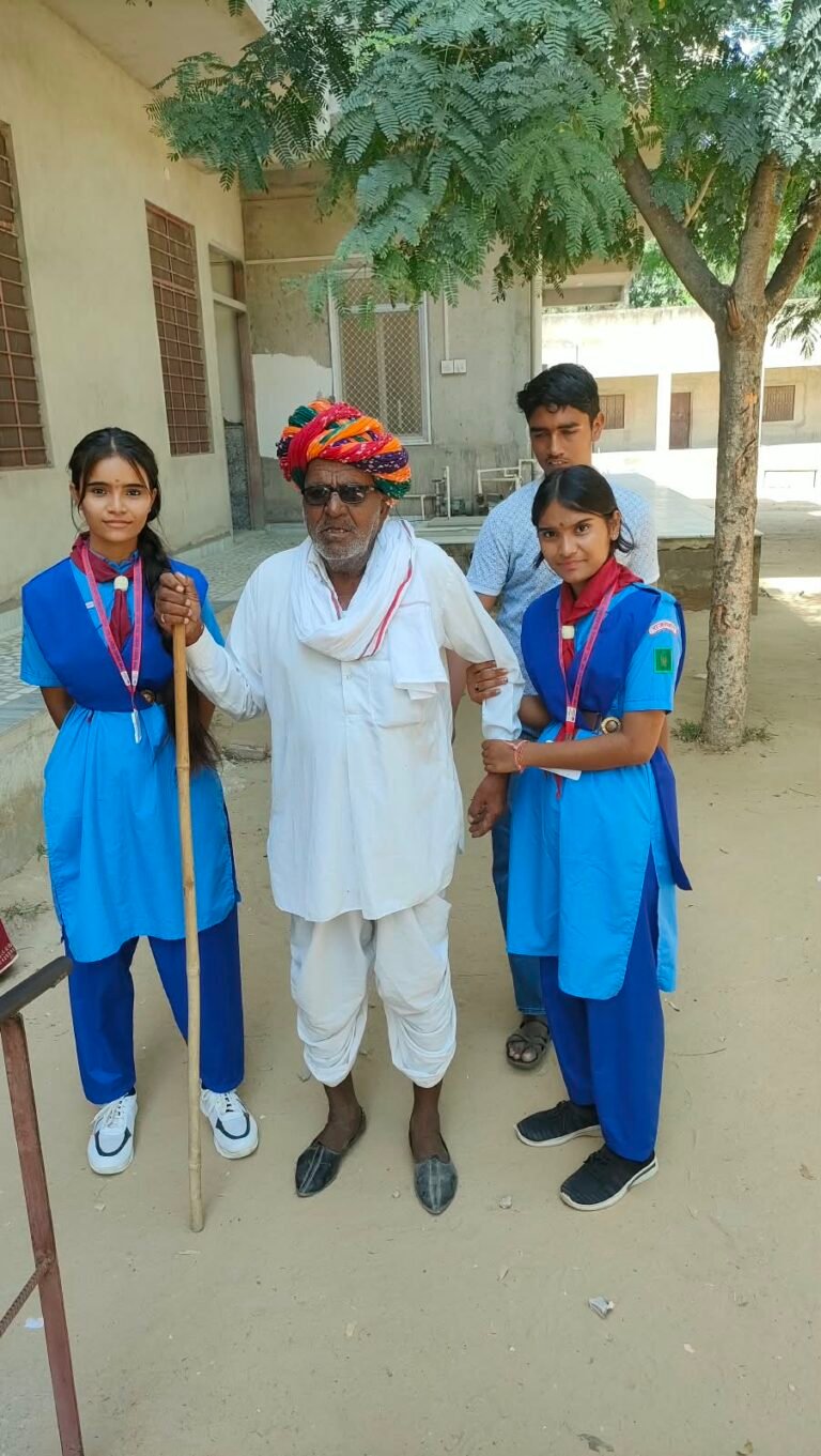 युवा स्काउट गाइड्स, एनएसएस कैडेट्स बने दिव्यांग एवं बुजुर्ग मतदाताओं का सहारा103 वर्षीय सावित्री देवी ने नगर निकाय चुनाव में किया मतदान