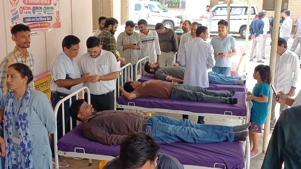 विकसित भारत-जनसेवा अभियान" के तहत राजकीय बांगड जिला अस्पताल में रक्तदान शिविर आयोजित रक्तदान कर दिया मानव सेवा का संदेश, ली स्वैच्छिक रक्तदान की शपथ 1 विकसित भारत-जनसेवा अभियान" के तहत राजकीय बांगड जिला अस्पताल में रक्तदान शिविर आयोजित रक्तदान कर दिया मानव सेवा का संदेश, ली स्वैच्छिक रक्तदान की शपथ - डीडवाना-कुचामन, राजस्थान