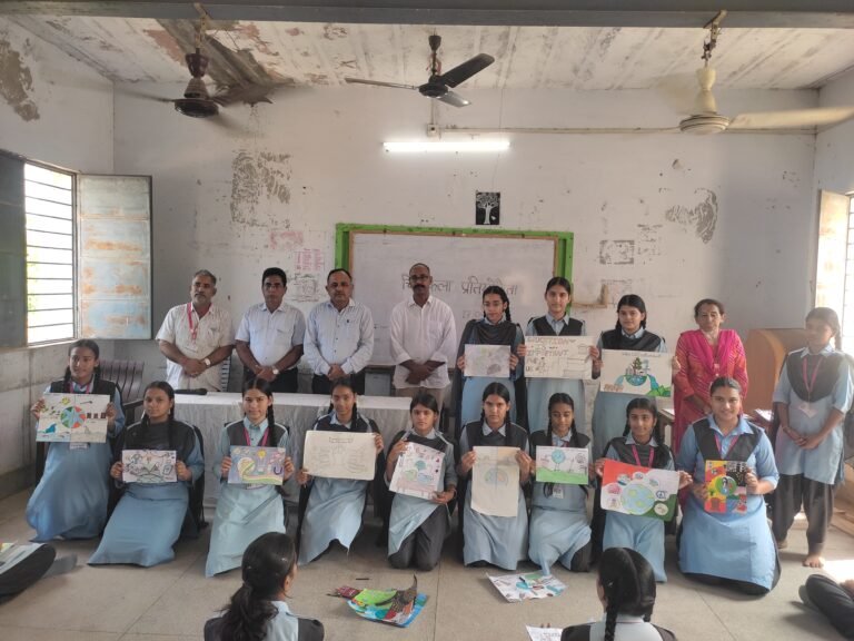 विकसित भारत–जन सेवा अभियान के तहत ‘मेरे सपनों का भारत’ चित्रसेवा कार्यक्रम आयोजित जिलेभर के विद्यालयों में आयोजित हुई चित्रकला प्रतियोगिता विद्यार्थियों ने ‘मेरे सपनो का विकसित भ