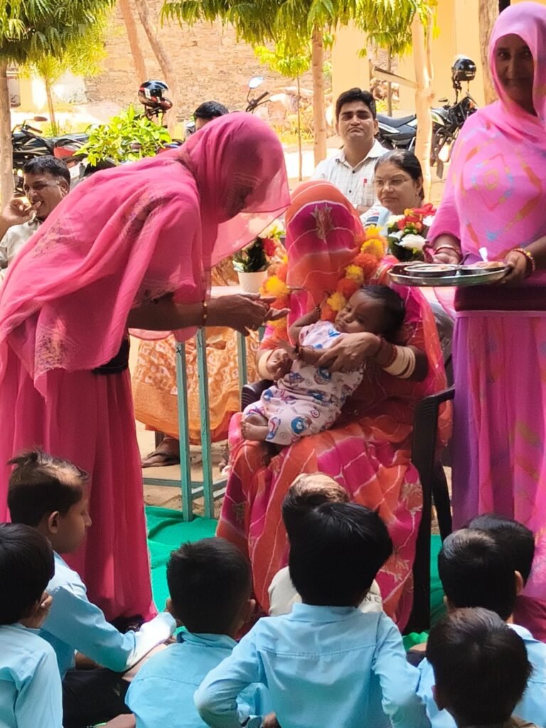 विकसित भारत- जन सेवा अभियान* *जिले के आंगनबाड़ी केंद्रों पर ‘आंगन मिलन सेवा’ कार्यक्रम का हुआ आयोजन* *आंगनबाड़ी कार्यकर्ताओं को किया गया सम्मानित* *27 सितंबर तक जिले के सभी आंग