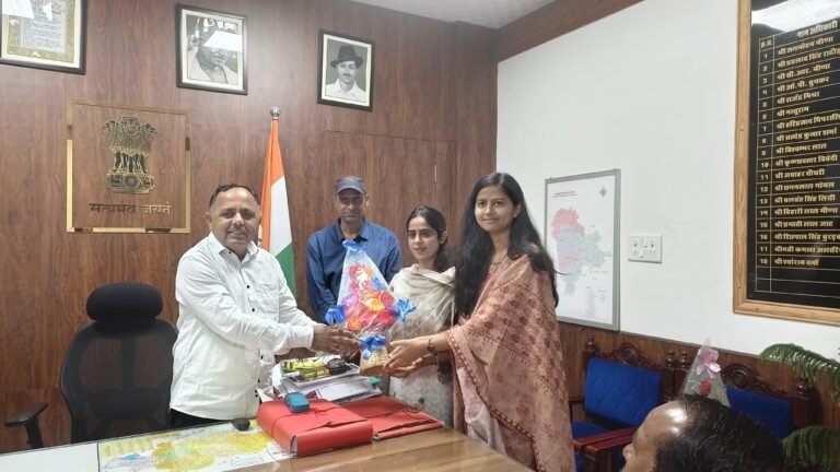 दो प्रशिक्षु (प्रोबेशनर) आरएएस अधिकारियों ने संभाला कार्यभार