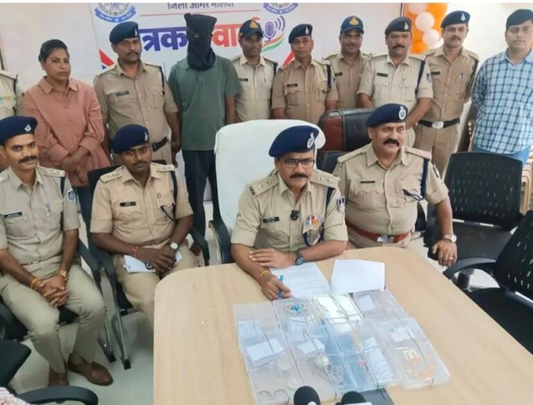 अटल कॉलोनी चोरी का खुलासा, चड्डी-बनियान गिरोह के दो आरोपी गिरफ्तार