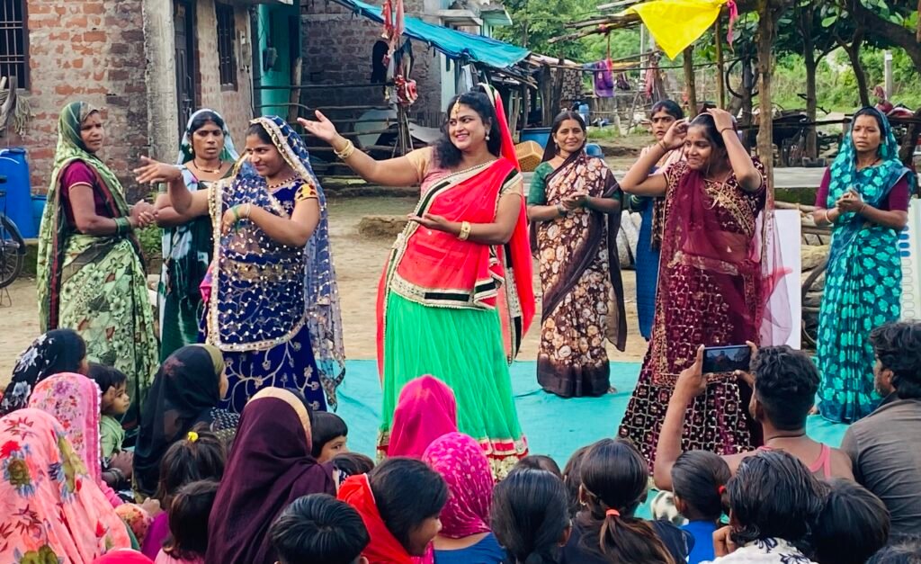 पपेट शो, गीत और नृत्य से मतदाताओं को जागरूक करेंगी सारिका घारू सुसनेर में 29 सितंबर को होगा नगर परिषद अध्यक्ष पद का उपनिर्वाचन, पहली बार वोट डालने वाले युवाओं पर भी फोकस - आगर-मालवा, मध्य प्रदेश