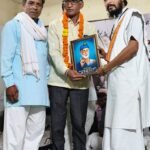 भजन संध्या में संस्थापक अध्यक्ष व उपाध्यक्ष का किया सम्मान