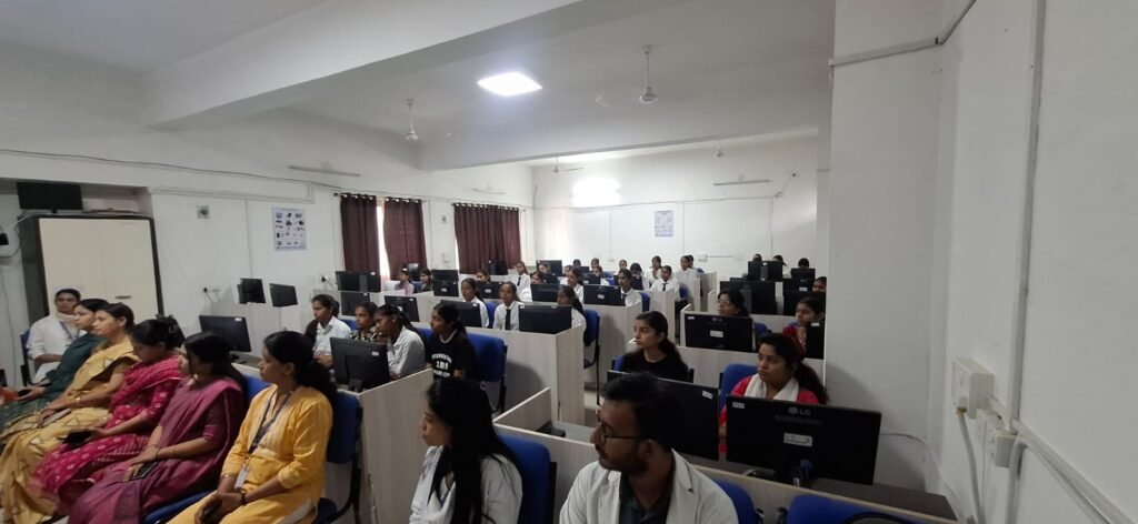 महिला स्वास्थ्य एवं स्वच्छता के प्रति छात्राओं को किया जागरूक पॉलीटेक्निक कॉलेज में सेवा संकल्प अभियान के तहत जागरूकता कार्यक्रम - आगर-मालवा, मध्य प्रदेश
