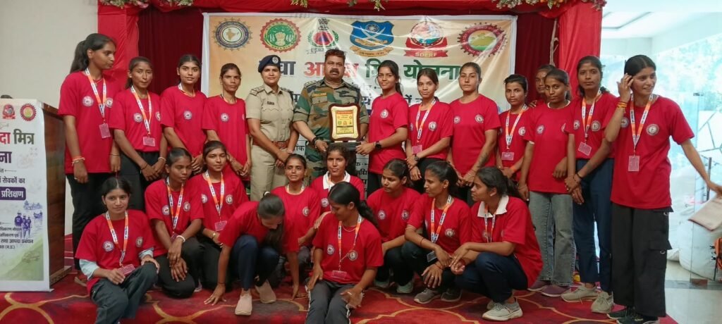 125 आपदा मित्रों का सात दिवसीय प्रशिक्षण संपन्न, रेस्क्यू किट और लाइफ जैकेट वितरित 1 125 आपदा मित्रों का सात दिवसीय प्रशिक्षण संपन्न, रेस्क्यू किट और लाइफ जैकेट वितरित - आगर-मालवा, मध्य प्रदेश