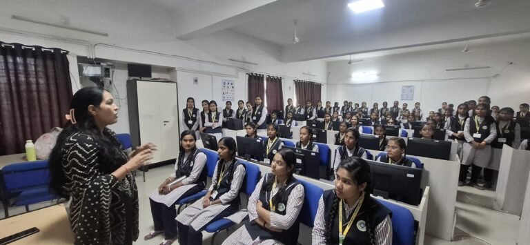 विद्यार्थियों ने पॉलिटेक्निक कॉलेज में जानी तकनीकी शिक्षा की संभावनाएं सेवा संकल्प अभियान के तहत पांच स्कूलों के विद्यार्थियों ने किया शैक्षणिक भ्रमण
