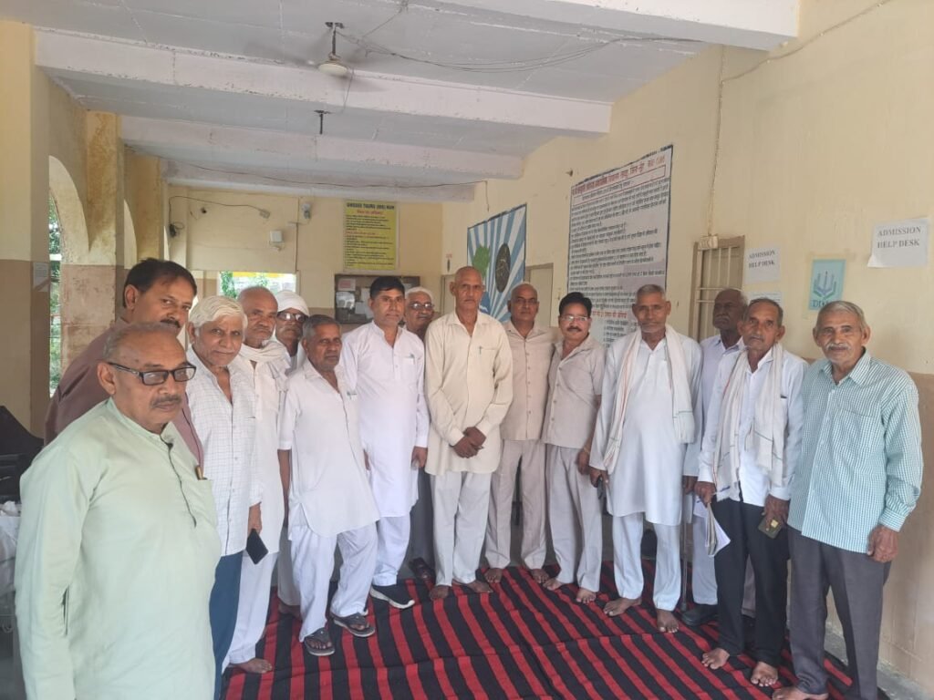 रिटायरमेंट कर्मचारी संघ हरियाणा खंड तावडू की बैठक आयोजित 1 रिटायरमेंट कर्मचारी संघ हरियाणा खंड तावडू की बैठक आयोजित - नूँह, हरियाणा