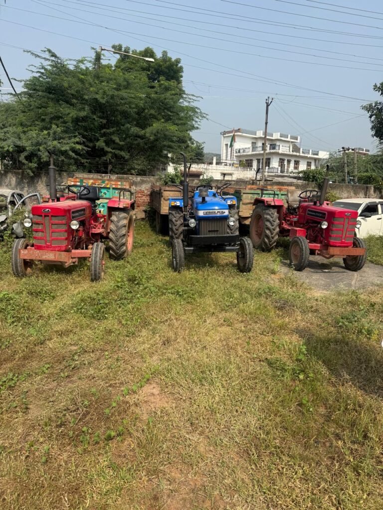 अवैध खनन पर पुलिस की बड़ी कार्रवाई गांव भगंव़ो पहाड़ से तीन ट्रैक्टर ट्राली जब