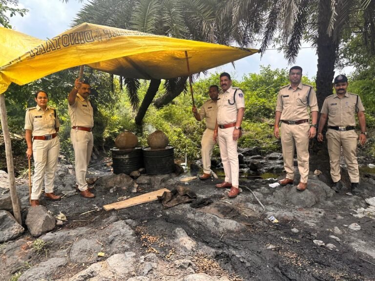 अवैध मदिरा के विरुद्ध आबकारी विभाग की बड़ी कार्यवाही 5600 लीटर गुड़-लाहन एवं 75 लीटर कच्ची शराब जप्त, 5 प्रकरण दर्ज