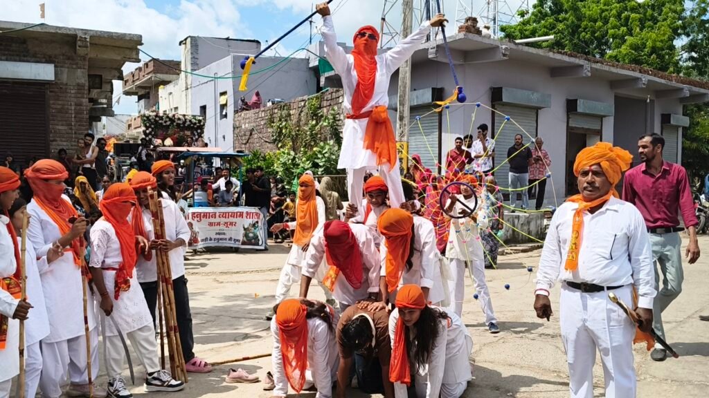 गणपति बप्पा मोरया के जयकारों से गूंजा सूमर, नम आंखों से दी भावभीनी विदाई विभिन्न मंडलों की भव्य शोभायात्रा में उमड़ा जनसैलाब, अखाड़ों के हैरतअंगेज करतब रहे आकर्षण का केंद्र - JHALAWAR, राजस्थान