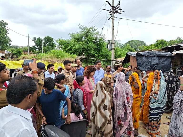गड्ढे में भरे पानी में डूबे तीन मासूम, गांव में मचा कोहराम