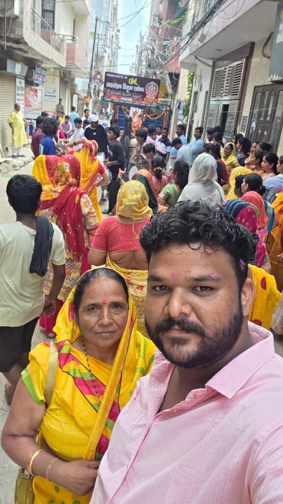 धूमधाम से मनाया गया गणपति विसर्जन 1 धूमधाम से मनाया गया गणपति विसर्जन - NEW DELHI, दिल्ली