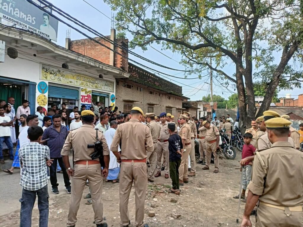 रूह कांप जाने वाली तस्वीर! खुशी मातम में बदली - मऊ में बड़ा हादसा 💔* - AMBEDKAR NAGAR, उत्तर प्रदेश