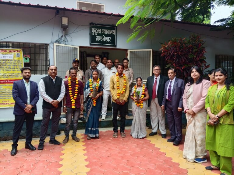खरगोन के मंडलेश्वर में नेशनल लोक अदालत का आयोजन, 1028 प्रकरणों में हुआ राजीनामा