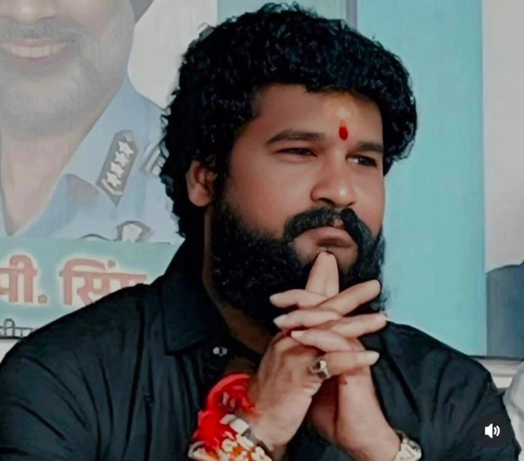 📰 ठाणे में उद्धव सेना के शाखाप्रमुख प्रदीप पूर्णीकर पर गोलीबारी; हमलावर फरार - ठाणे, महाराष्ट्र
