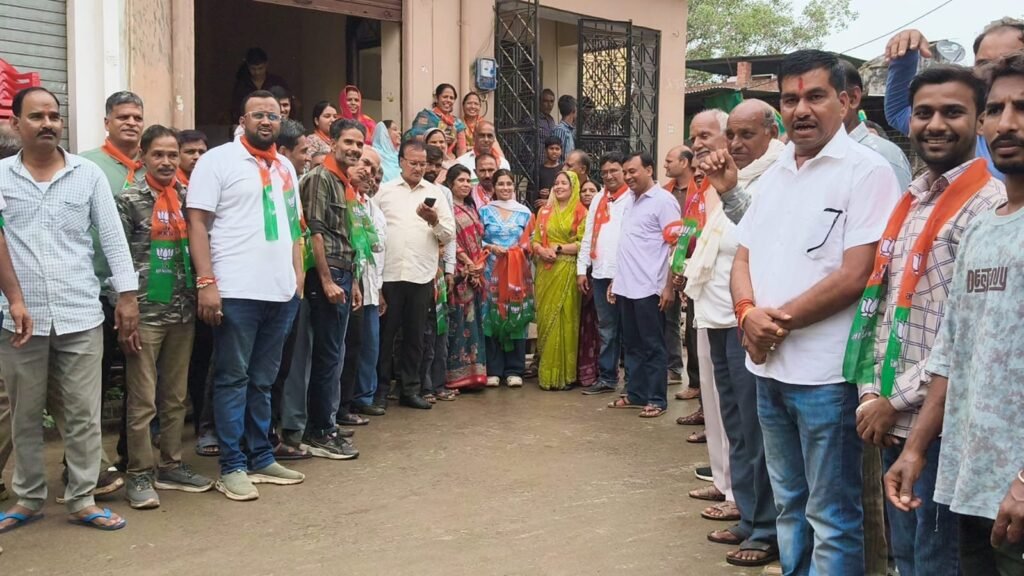 बेगू नगर पालिका वार्ड 9 में भाजपा प्रत्याशी रिदम जोशी के चुनाव कार्यालय का हुआ उद्घाटन 1 बेगू नगर पालिका वार्ड 9 में भाजपा प्रत्याशी रिदम जोशी के चुनाव कार्यालय का हुआ उद्घाटन - CHITTORGARH, राजस्थान