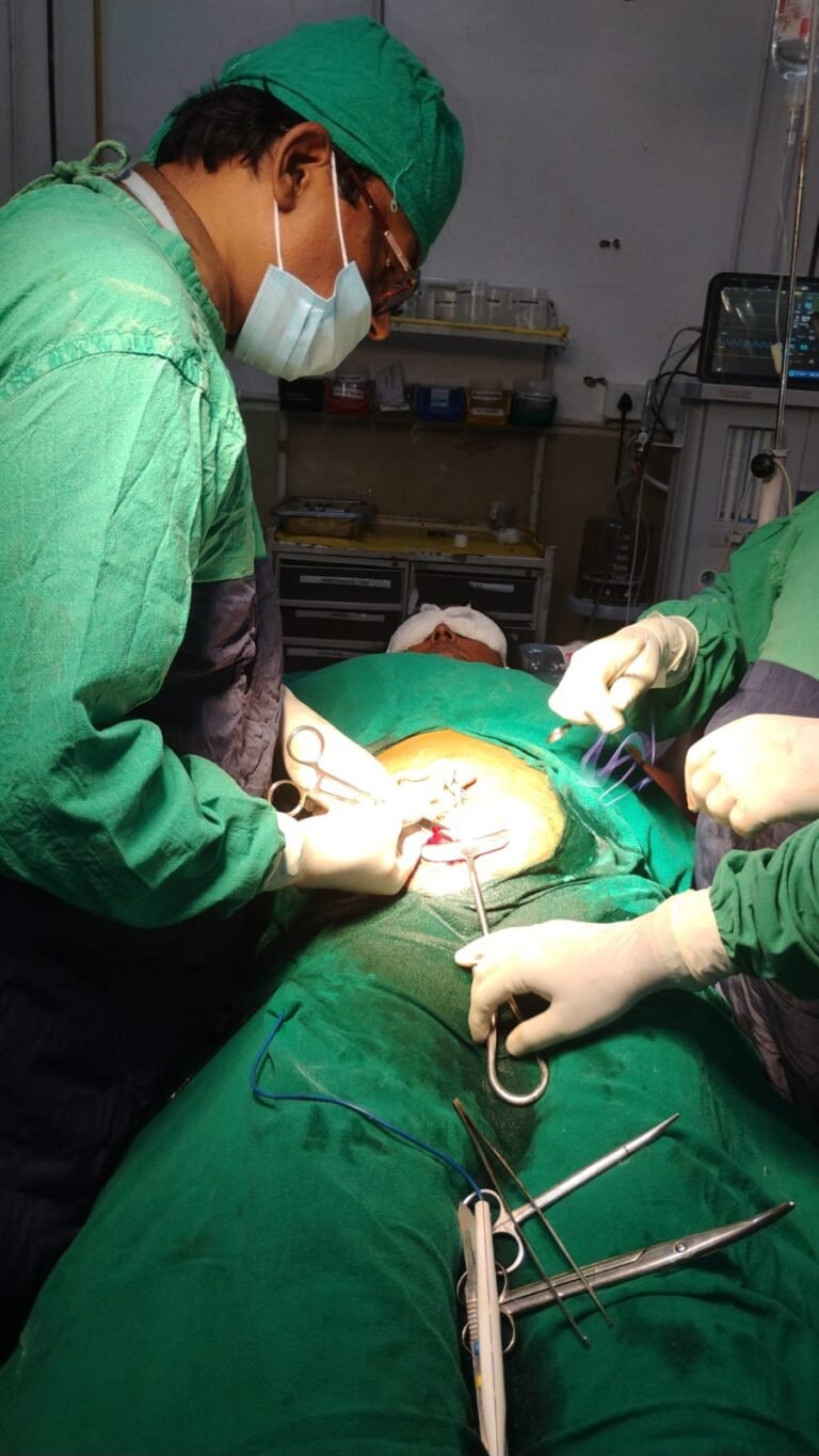 सदर अस्पताल में विशाल ओवेरियन सिस्ट का सफल ऑपरेशन