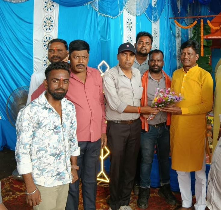 माननीय विधायक श्री शत्रुघ्न महतो जी अंगारपथरा स्थित एरिया 4 ऑफिस पहुँचे