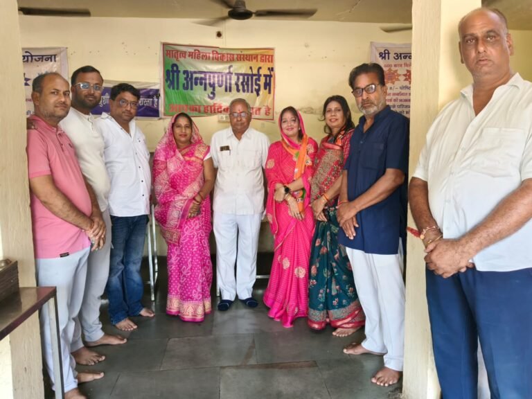 बेगूं में भाजपा ने सेवा संकल्प अभियान के तहत कराया नि:शुल्क भोजन पुराने बस स्टैंड स्थित अन्नपूर्णा रसोई में आमजन को कराया भोजन