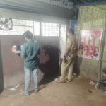 रिपोर्टर-अनिरुद्ध अग्रहरि महुली पुलिस की सतर्क निगरानी — शराब की दुकानों के आसपास संदिग्ध व्यक्तियों एवं वाहनों की सघन चेकिंग, पैदल गश्त कर सुरक्षा व्यवस्था का लिया जायजा