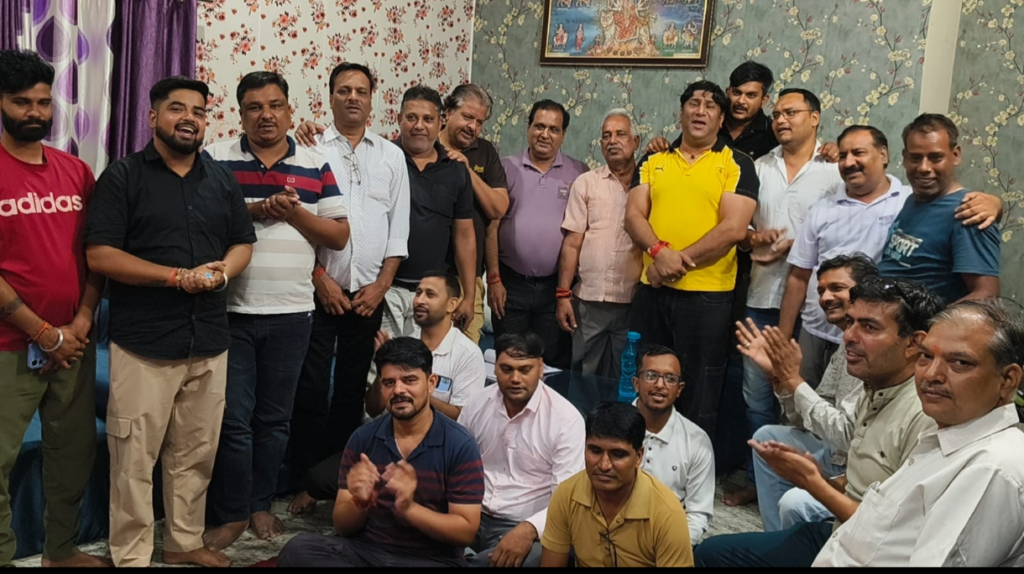 टाइगर क्लब रजिस्टर परिवार की आज 23 वें विशाल दुर्गा पूजा महोत्सव की मीटिंग राजेश सैनी के घर पर संपन्न हुई 1 टाइगर क्लब रजिस्टर परिवार की आज 23 वें विशाल दुर्गा पूजा महोत्सव की मीटिंग राजेश सैनी के घर पर संपन्न हुई - MAHENDRAGARH, हरियाणा