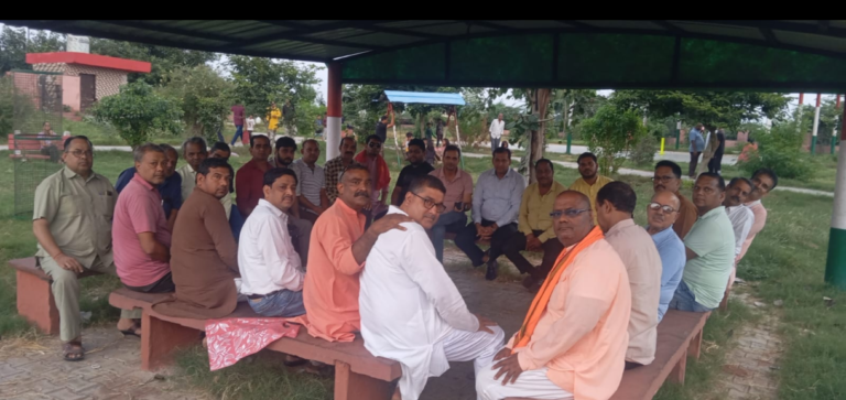 कल सांय राव बंशी सिंह पार्क मे UGC, आरक्षण व scst जैसे काले कानून के विरोध मे एक सर्व समाज की बैठक का आयोजन किया गया।