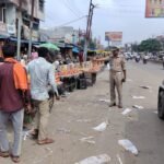रिपोर्टर-अनिरुद्ध अग्रहरि पुलिस अधीक्षक संतकबीरनगर के निर्देशन में यातायात पुलिस द्वारा विशेष अभियान चलाकर सड़क किनारे से हटवाया गया अतिक्रमण, लोगो को किया गया जागरुक