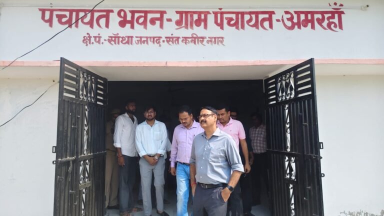 डीएम द्वारा विकासखंड सांथा अंतर्गत गो-आश्रय स्थल अमरहा का किया गया स्थलीय निरीक्षण, गोवंशों के भूसा, चारा, पानी सहित अन्य व्यवस्थाओं के संबंध में दिए आवश्यक दिशा-निर्देश
