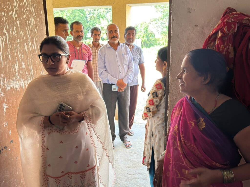 रिपोर्टर-अनिरुद्ध अग्रहरि न्यायिक अधिकारी ने वृद्धाश्रम का किया निरीक्षण - SANT KABIR NAGAR, उत्तर प्रदेश