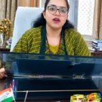 संतकबीरनगर को मिला नया डीएम, अनुज मलिक संभालेंगी जिले की कमान आधी रात चली तबादला एक्सप्रेस में 34 IAS अफसर बदले, 14 जिलों के DM का भी तबादला; आलोक कुमार अब पीलीभीत के जिलाधिकारी