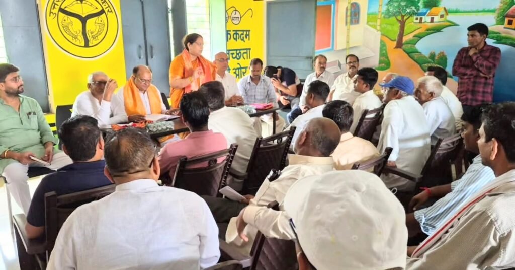 कांठ में राज्यसभा सांसद ने बूथ समितियों के सत्यापन में परखी संगठन की सक्रियता 1 कांठ में राज्यसभा सांसद ने बूथ समितियों के सत्यापन में परखी संगठन की सक्रियता - MORADABAD, उत्तर प्रदेश
