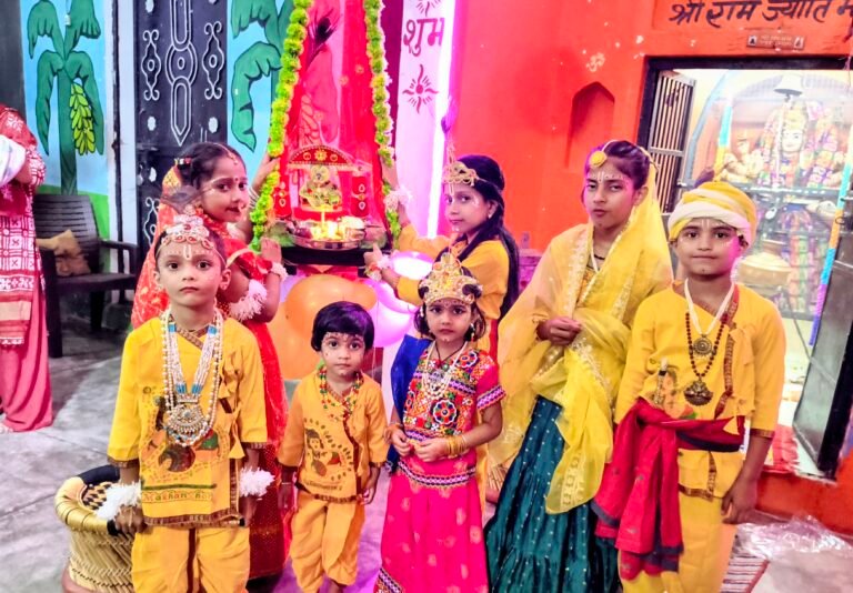 कांठ क्षेत्र में धूमधाम से मनाई गई श्रीकृष्ण जन्माष्टमी, मंदिरों में देर रात तक गूंजते रहे जयकारे