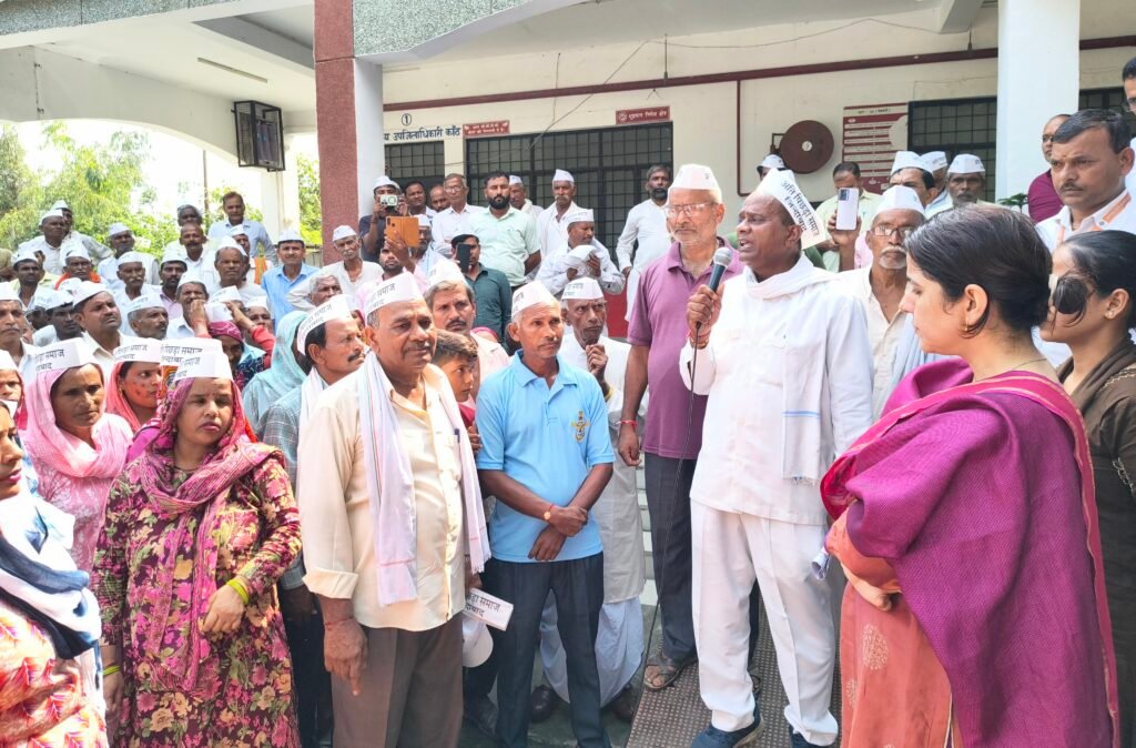कांठ में अति पिछड़ा वर्ग संगठन ने हक और सम्मान के लिए उठाई आवाज, उपजिलाधिकारी को सौंपा छह सूत्रीय ज्ञापन सौंपा 1 कांठ में अति पिछड़ा वर्ग संगठन ने हक और सम्मान के लिए उठाई आवाज, उपजिलाधिकारी को सौंपा छह सूत्रीय ज्ञापन सौंपा - MORADABAD, उत्तर प्रदेश