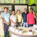 कांठ: एलआईसी के 70 वर्ष पूरे होने पर पत्रकारों को किया सम्मानित