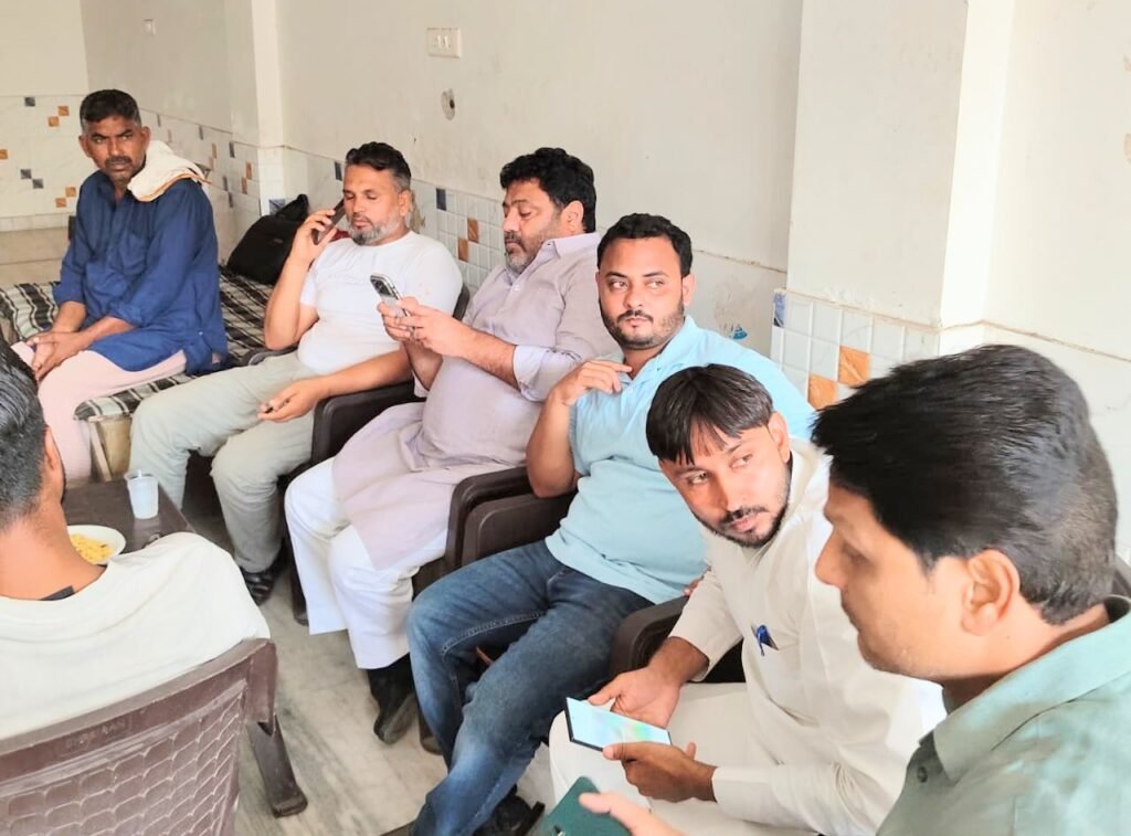 कांठ में विधायक ने सुनी लोगों की जनसमस्याएं, अधिकारियों से निस्तारण के निर्देश 1 कांठ में विधायक ने सुनी लोगों की जनसमस्याएं, अधिकारियों से निस्तारण के निर्देश - MORADABAD, उत्तर प्रदेश